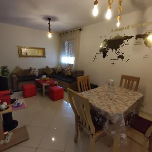  Apartment Beautiful Ground-floor With Portable Air Conditioning, Parking, And Free Wi-fi